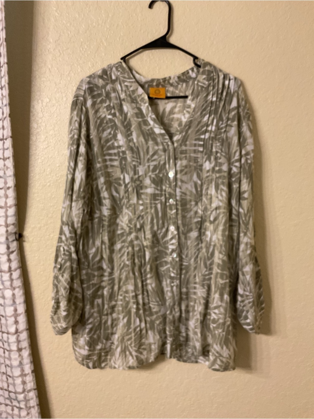 Ruby Rd. 3X Tropical Leaf Pintuck Blouse V-Neck Button Up Long Sleeve- L73